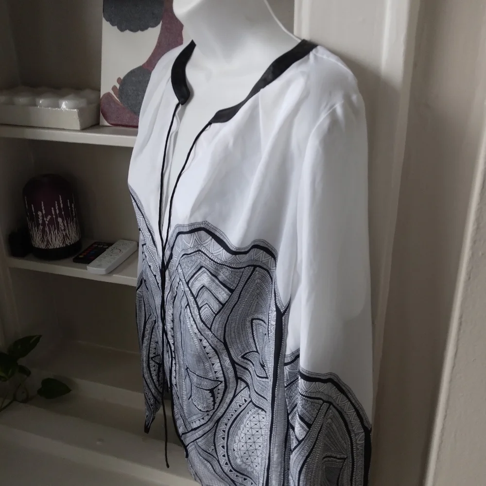 Top - Picture 2 of 3